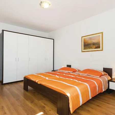 펜션 In Bregi With Sauna Breza