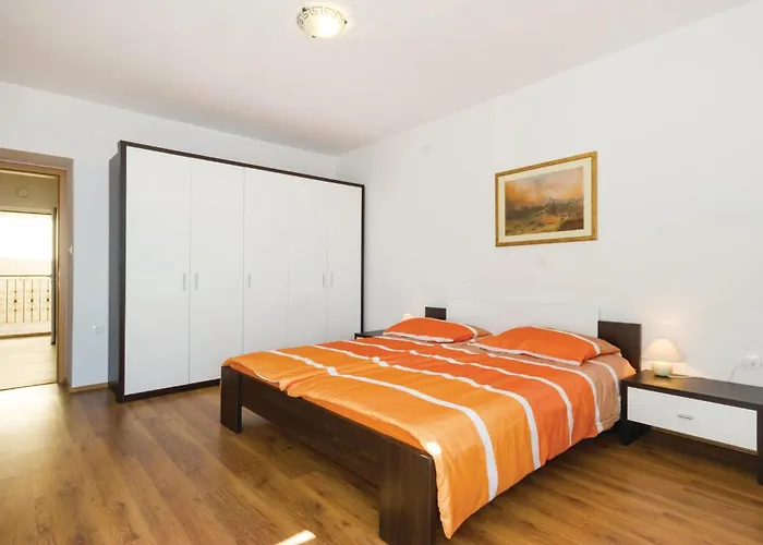 Case de vacanță In Bregi With Sauna Breza