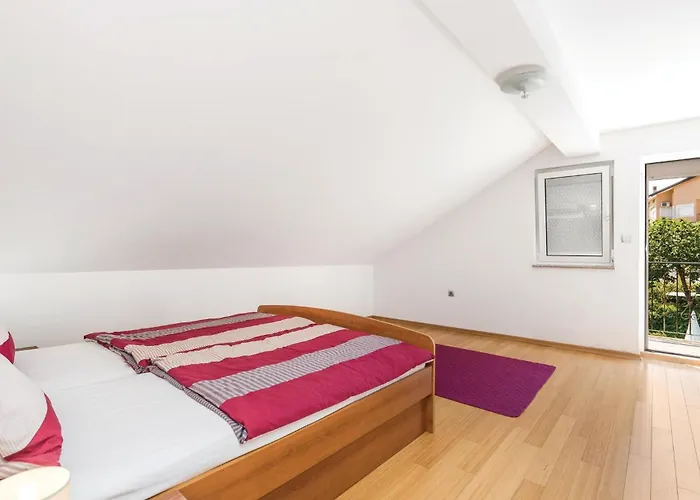 Case de vacanță In Bregi With Sauna *