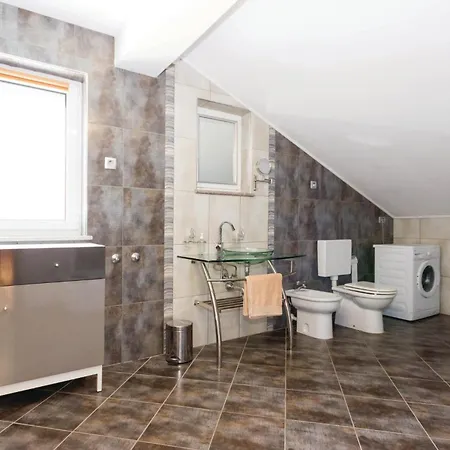 In Bregi With Sauna בית נופש *