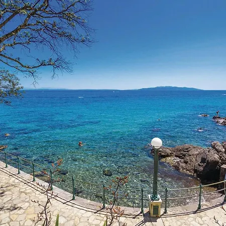 Σπίτι διακοπών Lovely In Bregi With Wifi *