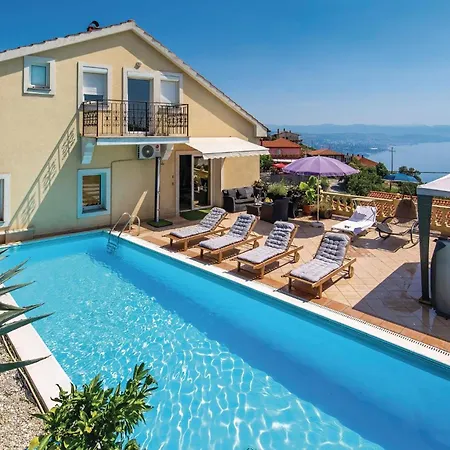 In Bregi With Sauna בית נופש