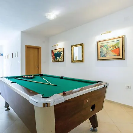 In Bregi With Sauna בית נופש *